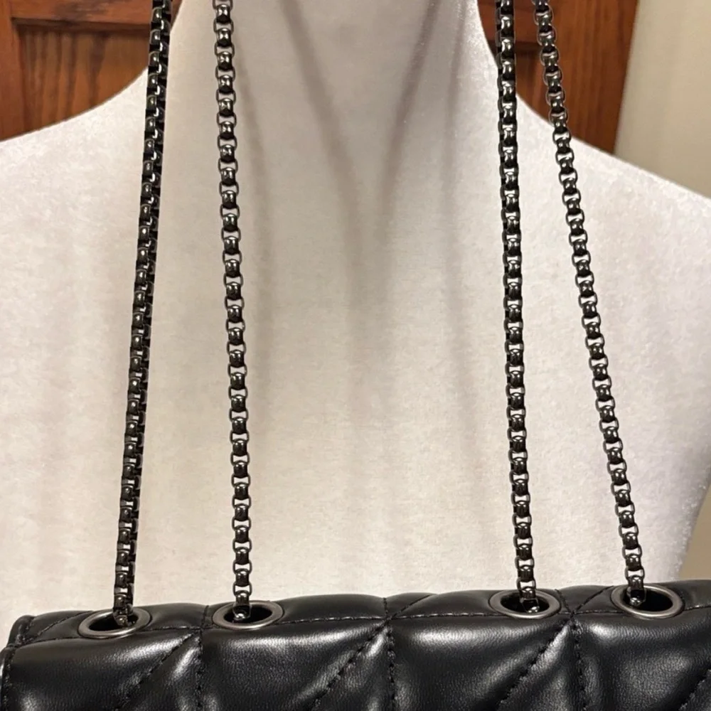 Women's NEW Black Quilted Chain Crossbody Bag - Picture 10 of 10